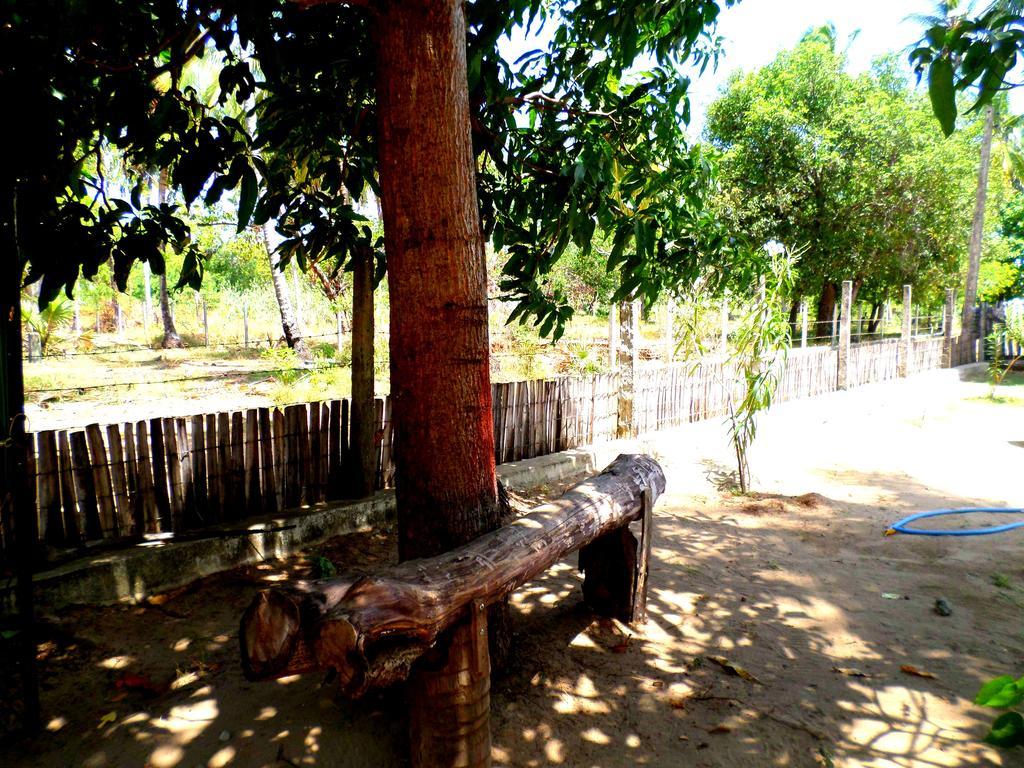 Yaswi Guest House Passikudah Exterior foto